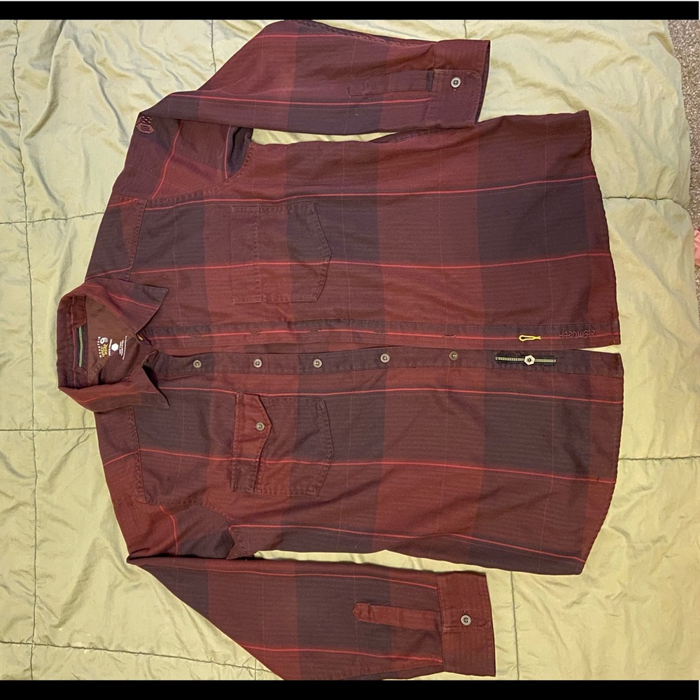 Mountain Hardware Casual button down shirt